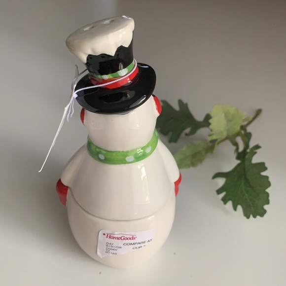 Snowman Salt & Pepper Shaker - Picture 2 of 10